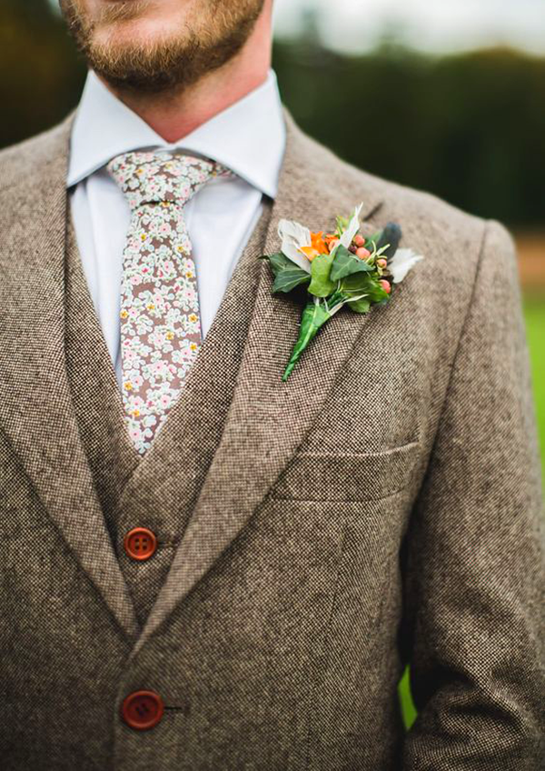 Picture of Brown three piece tweed effect suit