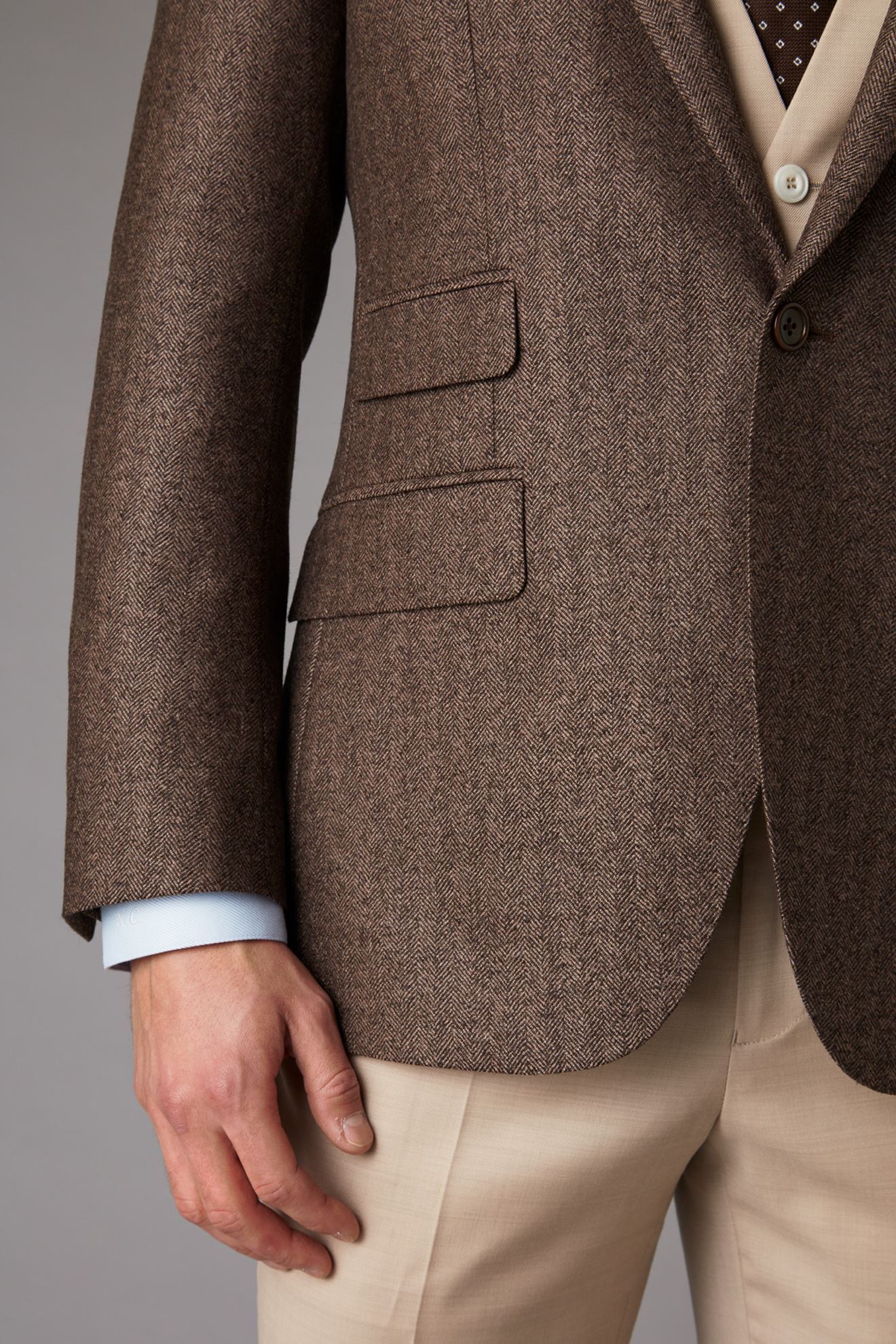 Brown tweed jacket detail 2